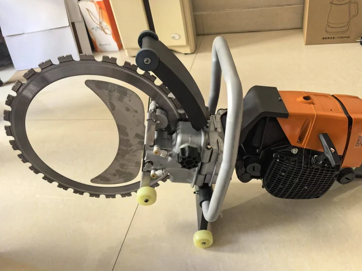 Y600 gasoline ring saw — original photograph
