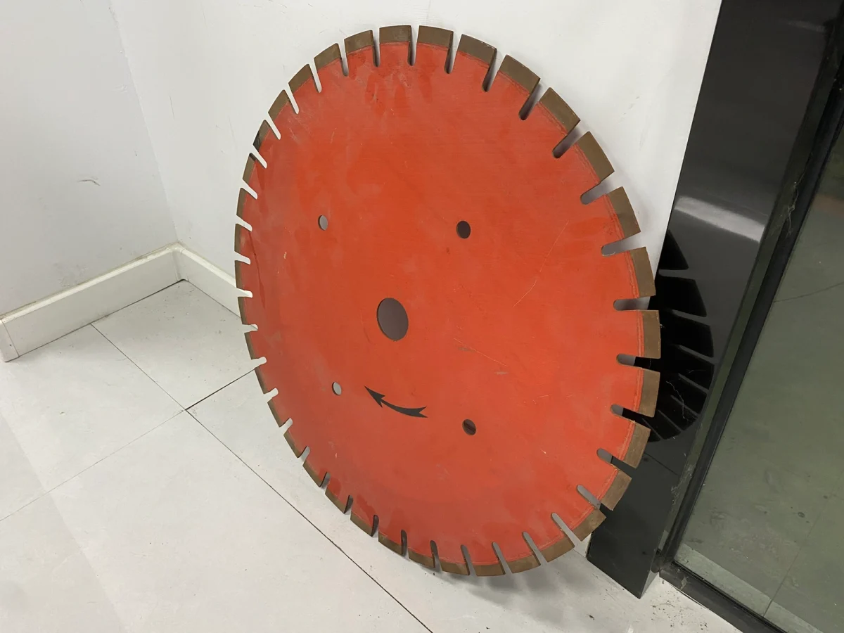 Segmented concrete blade — overall view