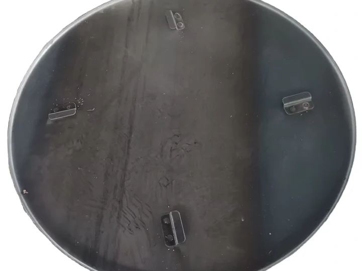 Float pan with retaining clips