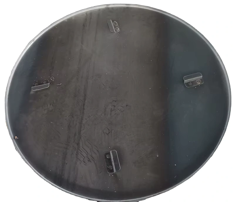 Float pan with retaining clips