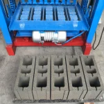 Rectangular-hole mould and example blocks