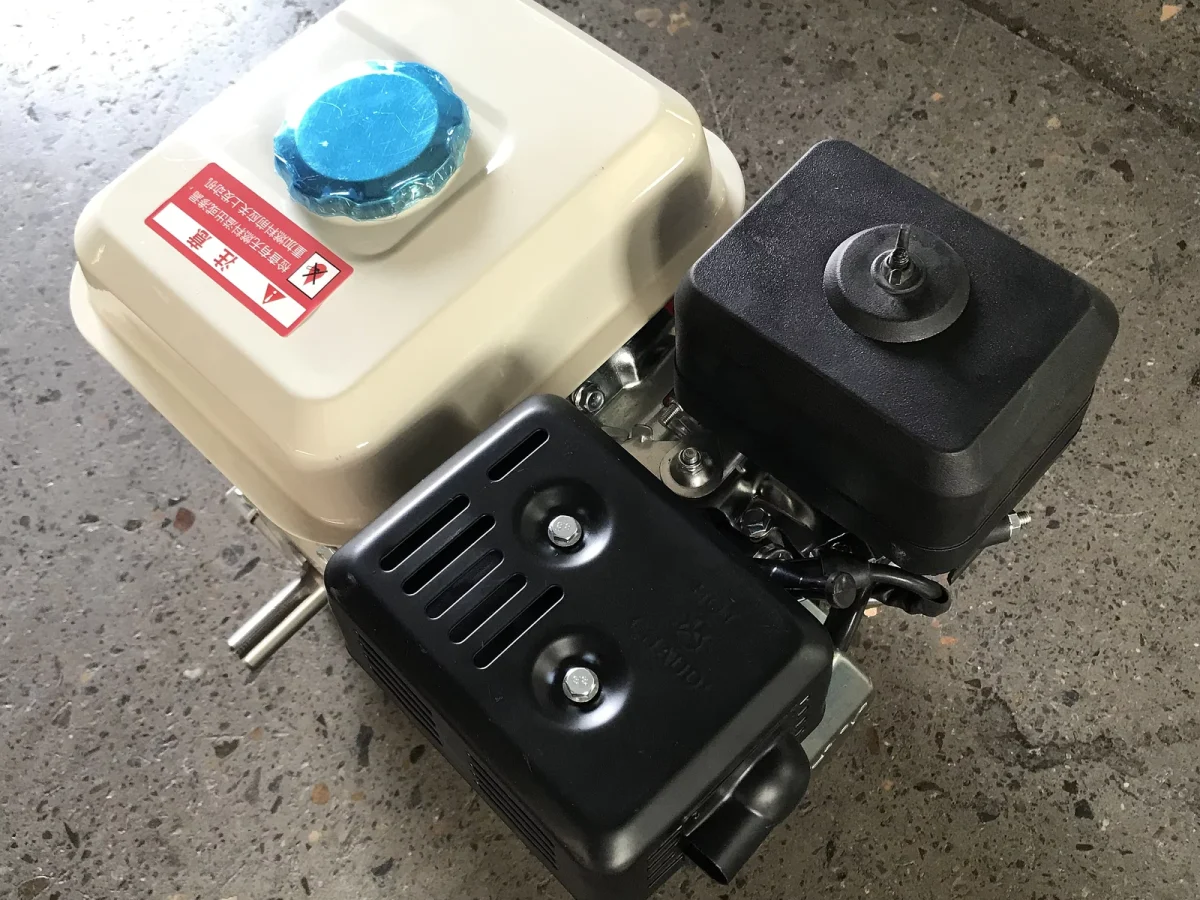 Original engine top and output-shaft view