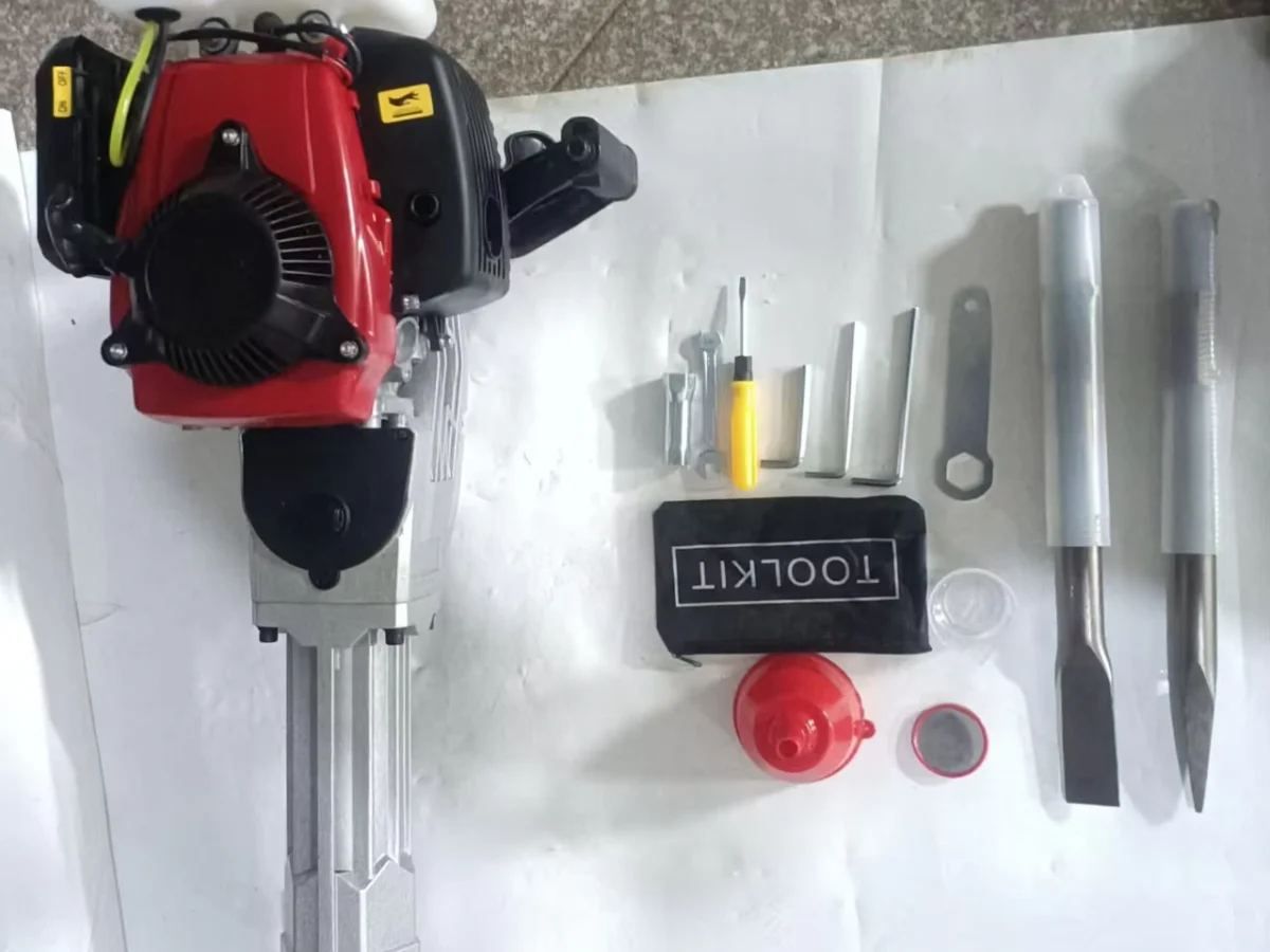 Four-stroke breaker with separate accessories